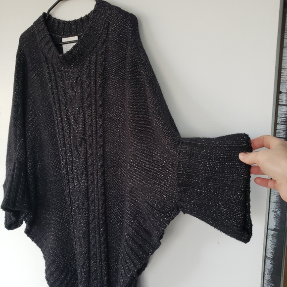 Luxury Sleeved Poncho - Picture 2 of 5